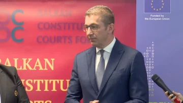 (ВИДЕО) Политичките услови за отворање на Уставот не се исполнети, смета Мицкоски
