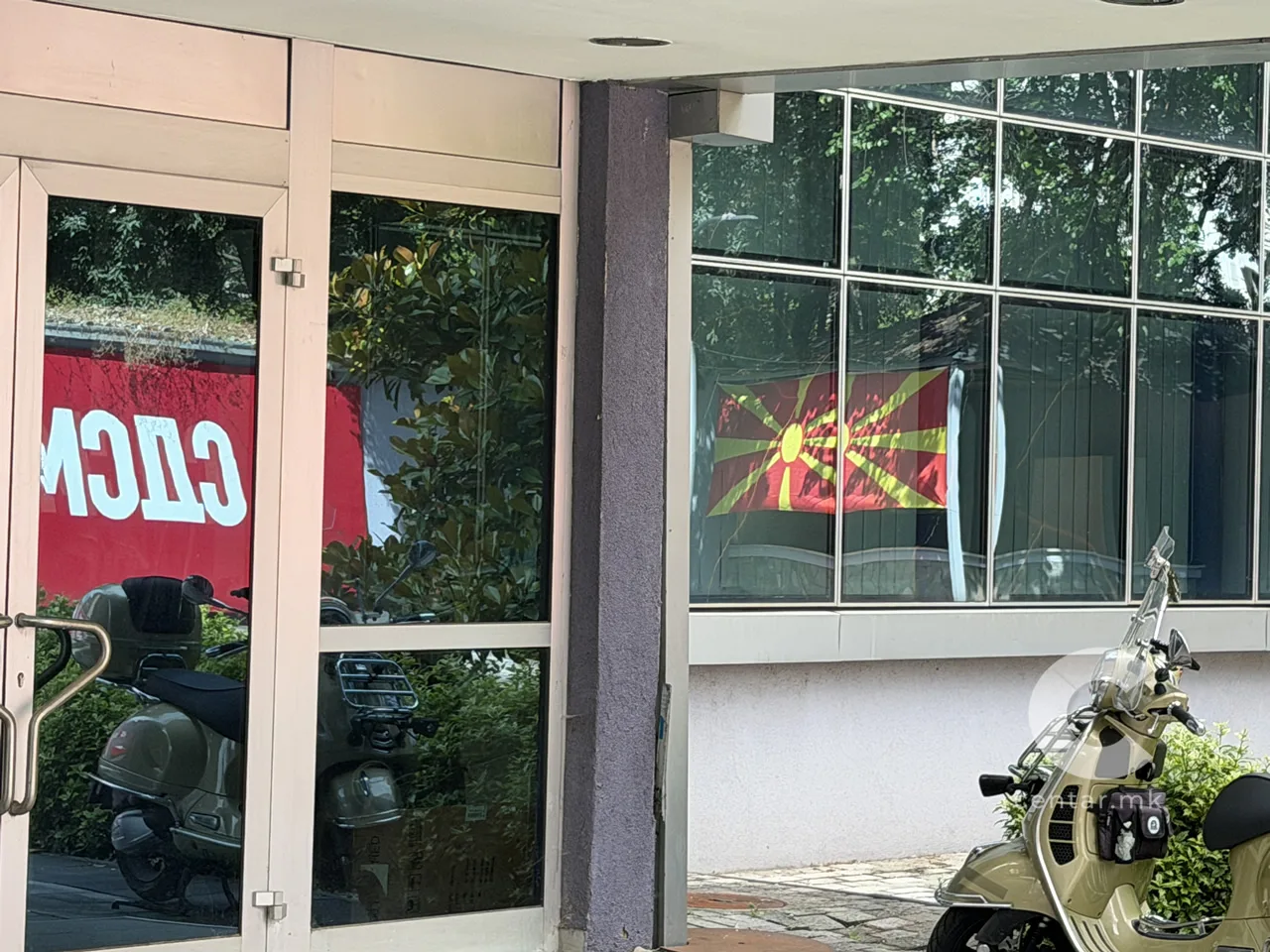 СДСМ: Економијата под Мицкоски е во слободен пад: Странските инвестиции паднаа за 61%, потрошувачката кошничка поскапе за 10.000 денари, а индустријата тоне