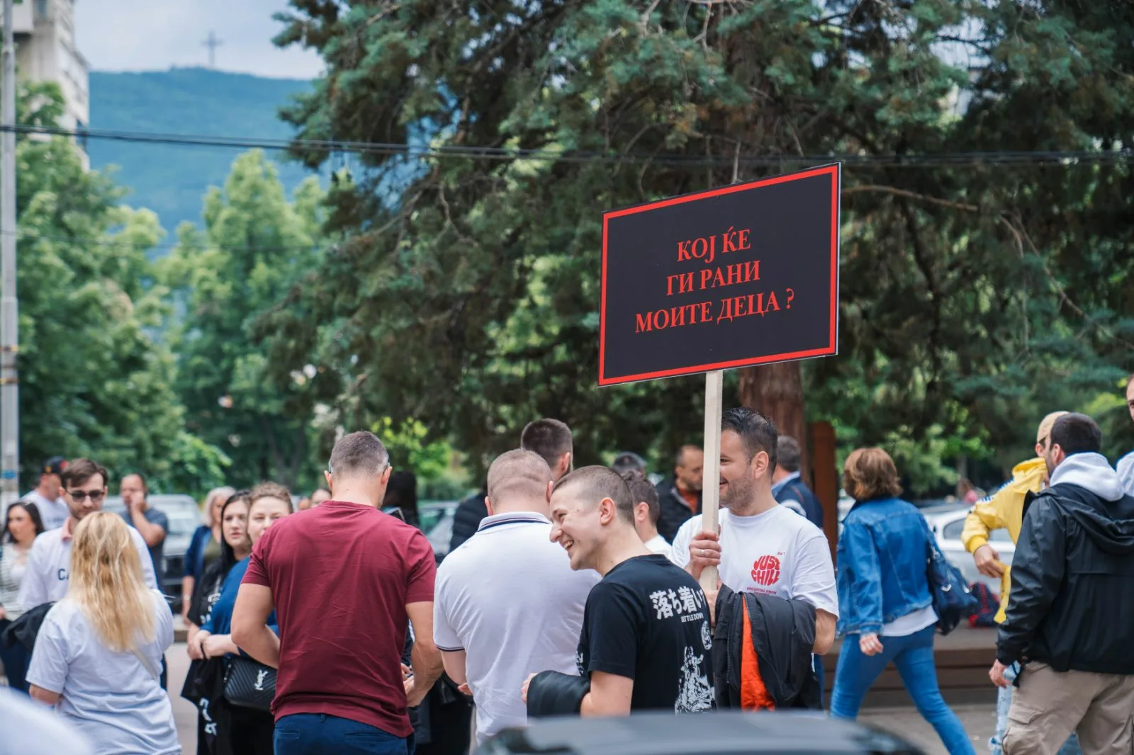 Дали знаете како е да живеете во страв за парчето леб? 10.000 работници од игрите на среќа порачаа дека нема да бидат жртви на политички игри