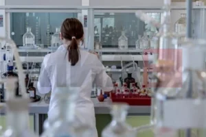 Француски научници тврдат дека создале нов облик на мраз со топлина од над 2.300 степени