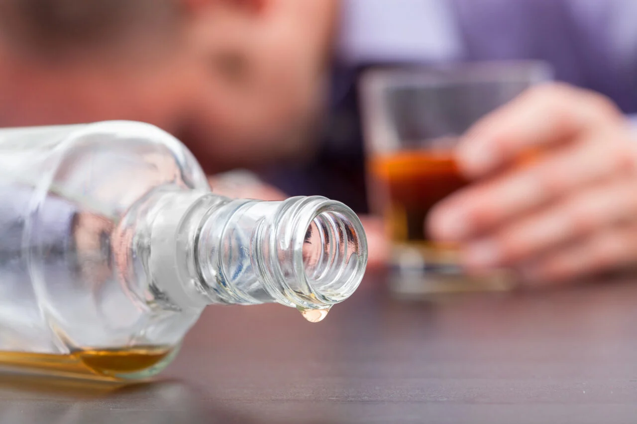 Маж од Делчевско ја нападнал и заклучил мајка му, имал 3,08 промили алкохол