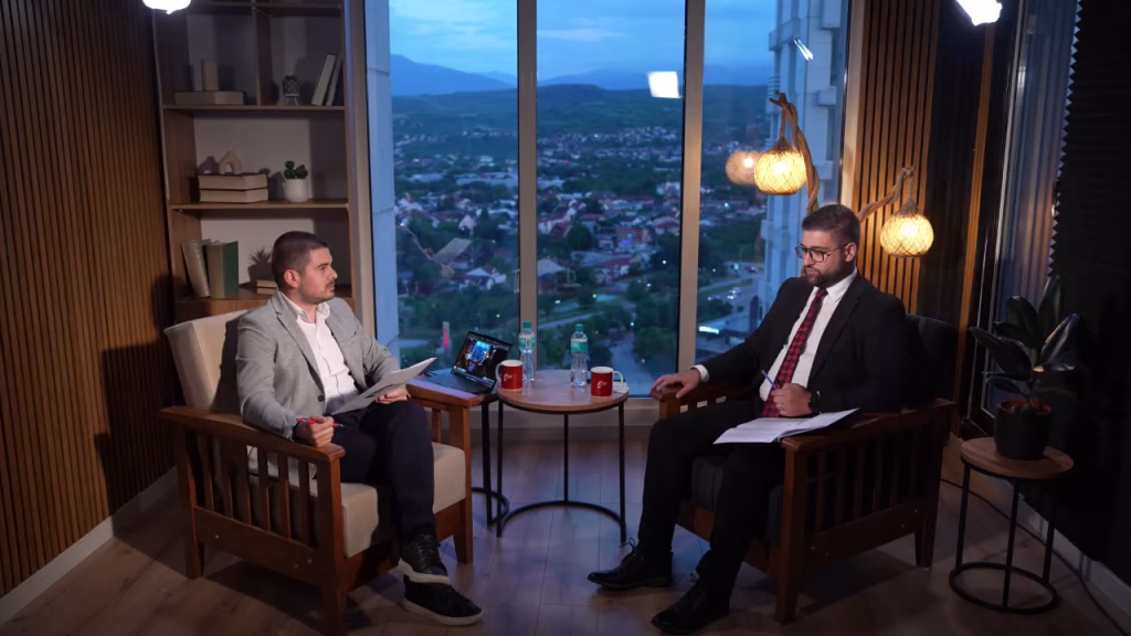 Од Унијата на млади сили до портпарол на МВРО-ДПМНЕ: Кој е Валентин Манасиевски?