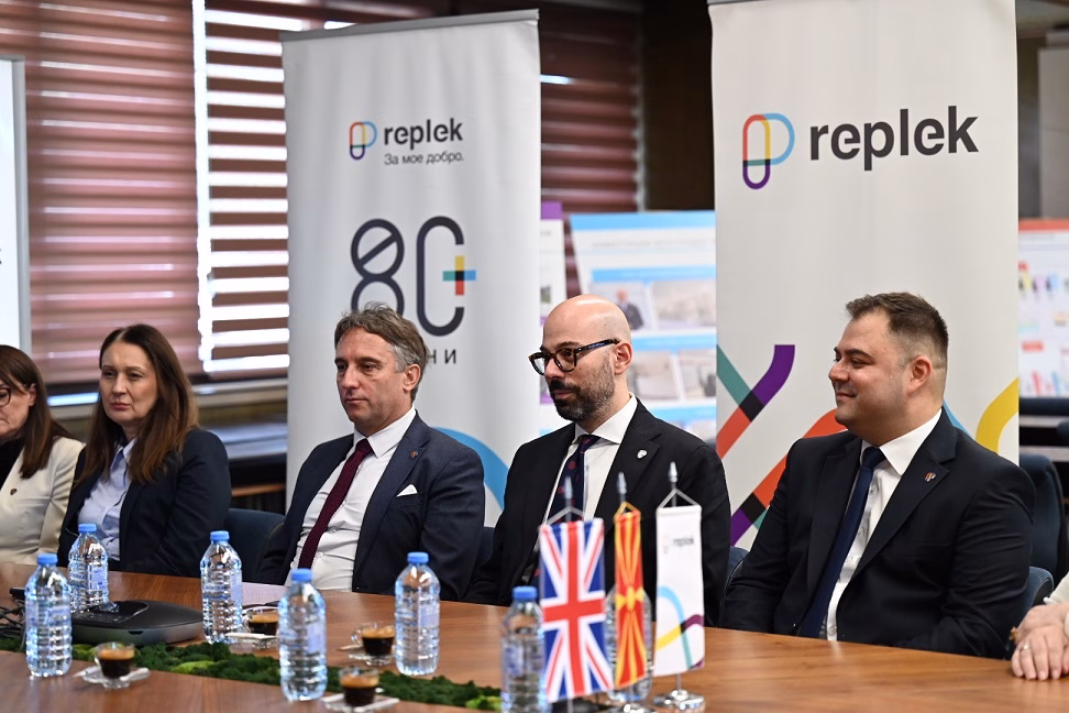 По пробивот на британскиот пазар, Реплек ги претстави своите капацитети и развојни планови пред амбасадорот Метју Лосон