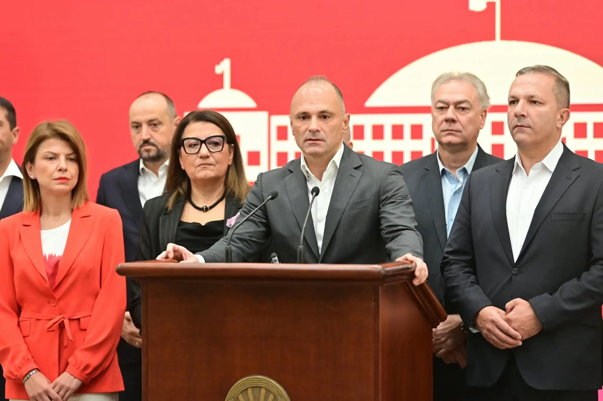 Филипче: Нека размисли добро Мицкоски што ќе ѝ каже на Фон дер Лајен, ако треба нека не спие!