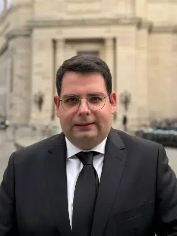 Крадениот е крив