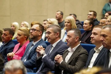 Времето на мекотелни политичари во Македонија е завршено, македонскиот идентитет нема повеќе да биде распродаван, јасен е Мицкоски