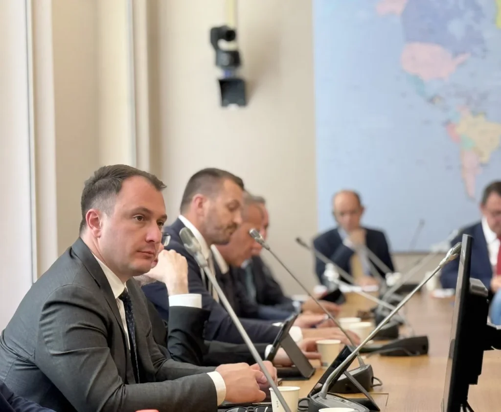 Андоновски во Париз: Балканот да се третира како прашање на стратешка предвидливост, сајбер заканите се заеднички