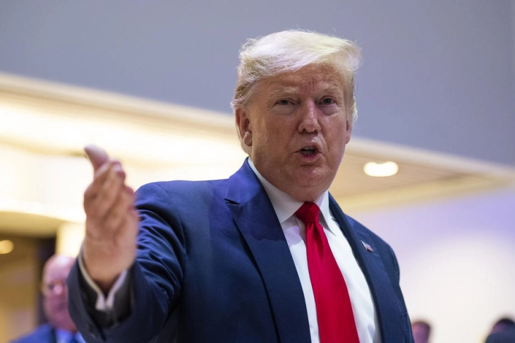 Трамп: Американски авиони нападнаа складишта за ракети и беспилотни летала и радарски станици во Иран