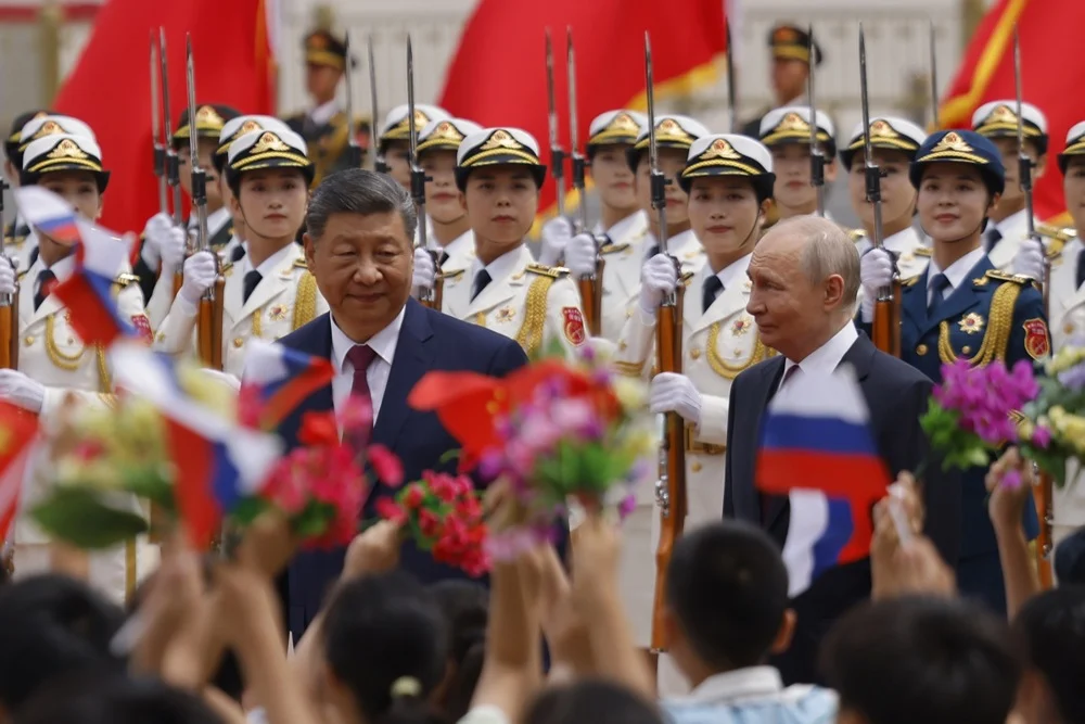 (Видео) Путин пристигна во Пекинг на средба со кинескиот претседател