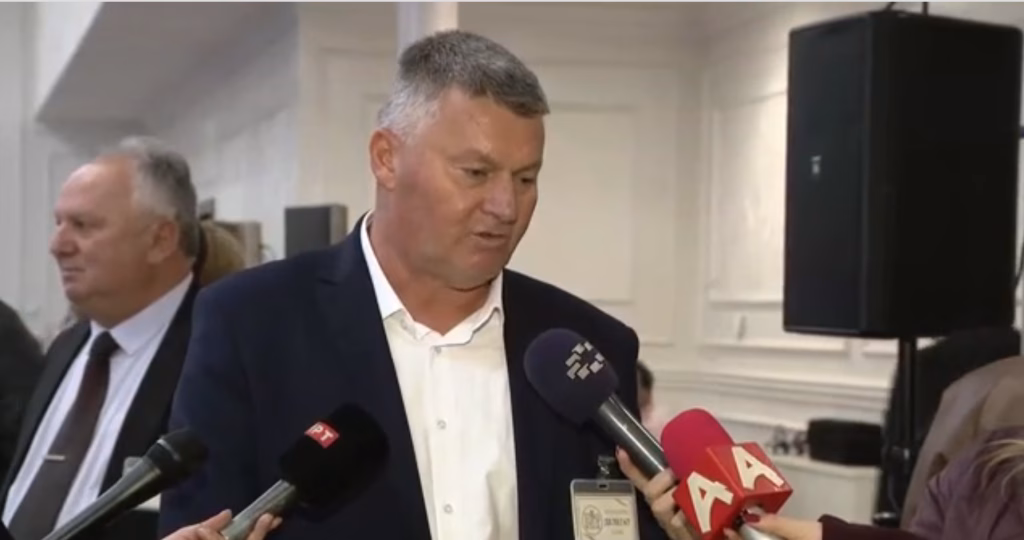 Јаневска: Нема отпуштања во образованието во следните четири години, платите на наставниците повторно ќе растат во март