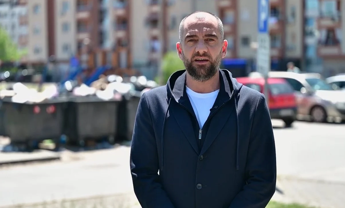 (Видео) Давчевски: Ветуваше чист град за 72 часа а сликата на Скопје со Орце денеска е одвратна, преполни контејнери и смрдеа