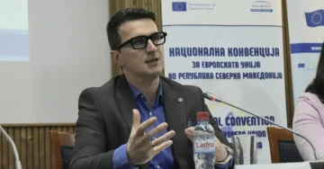 Јовевски: Историски успех во јавниот сектор – сите административни службеници со колективни договори