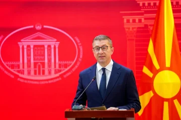 Мицкоски: Нашата цел е ЕУ, но нема повеќе можности за идентитетски отстапки