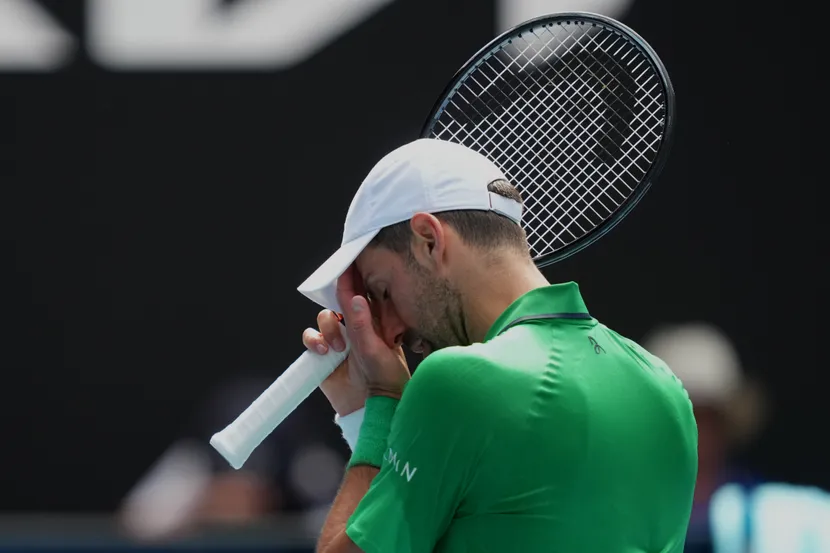 Ѓоковиќ беше пред елиминација, но повредата на Музети му донесе полуфинале на АО