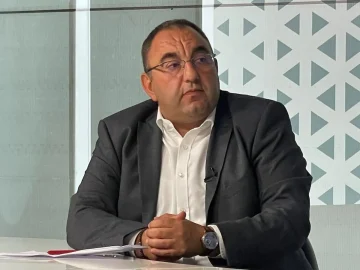 НЕМА ДА ДОЗВОЛАМ ДА СЕ ВАЛКА МОЕТО ИМЕ: Бислимоски ги отфрла обвинувањата за злоупотреба во РКЕ