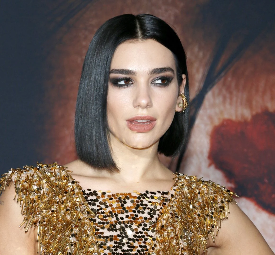 (Фото) Секогаш е вистинско време за провокација: Таа остави малку на имагинацијата, што ќе каже нејзиниот вереник?