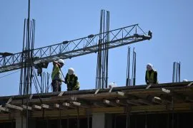 Пешевски: Инспекторите да излезат од канцеларии, работниците не смеат да работат на отворено од 11 до 17 часот