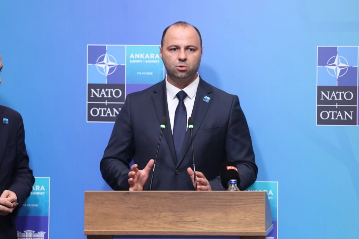 Мисајловски: Македонија поздравена како држава која дава значителен придонес во НАТО