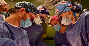 Чекор кон развој на современа реконструктивна микрохирургија – на Клиниката за пластична хирургија извршени две сложени микрохируршки операции