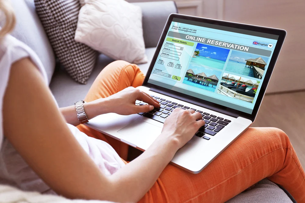 Се огласи Booking откако ЕУ покрена истрага за измами
