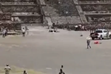 (ВИДЕО) ПУКАЊЕ НА СВЕТСКИ ПОЗНАТА ТУРИСТИЧКА ЛОКАЦИЈА: Има мртви и ранети