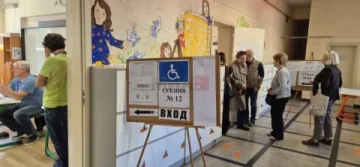 ПРЕТСЕДАТЕЛСКИ ИЗБОРИ ВО СОСЕДСТВОТО: Бугарските медиуми и аналитичари со прогнози пред вториот круг