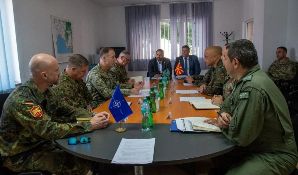 (Фото) Командантот на Здружената команда на сојузничките сили на НАТО во Неапол во посета на нашата земја и Армијата