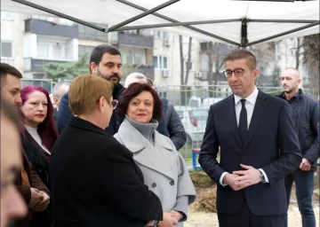 (ФОТОГАЛЕРИЈА) Мицкоски, Јаневска и Стаменкоска Трајкоска во увид на градежни активности на ООУ „Невена Георгиева – Дуња“