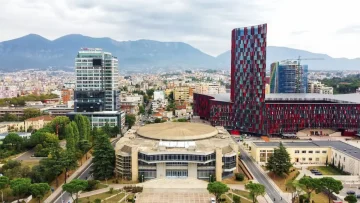 АЛБАНИЈА ДАЛЕКУ ЗАД ЕУ ВО ЗДРАВСТВЕНАТА ПОТРОШУВАЧКА: Речиси половина од трошоците ги плаќаат граѓаните