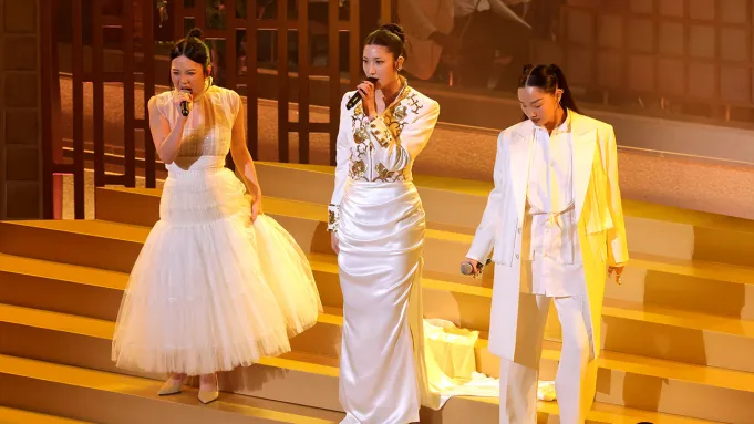 „К-ПОП ЛОВЦИ НА ДЕМОНИ“ ГО ПОТВРДИ СТАТУСОТ НА ГЛОБАЛЕН ФЕНОМЕН СО ДВА ОСКАРА