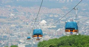 ТОМОВСКИ НАЈАВИ ПОВРЗУВАЊЕ НА ЖИЧНИЦАТА НА СРЕДНО ВОДНО СО БОЛНИЦАТА КОЗЛЕ: Ќе се гради и монтажен паркинг