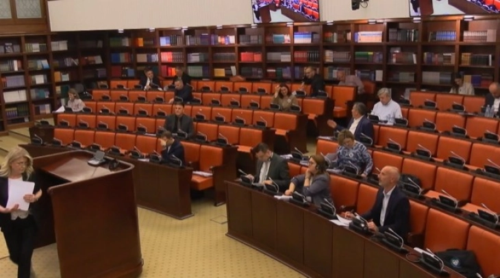 Во тек амандманската расправа за ребалансот на буџетот, отфрелни неколку амандмани од ДУИ