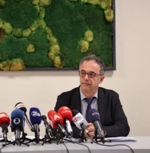 Алиу: Бизнисите нема да се затворат, бидејќи со законот за заштита од пушењето не се забранува пушење цигари