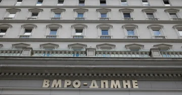 Борба против криминал е апсење на вработен кој се обидел да земе мито, тоа тешко го сфаќа СДС затоа што кај нив се крадеше од чистачка до премиер