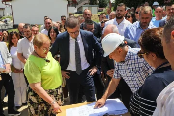 (ВИДЕО) БИТОЛА Е МЕЃУ ГЛАВНИТЕ ПРИОРИТЕТИ НА ВЛАДАТА: Продолжуваме да испорачуваме проекти, истакна Мицкоски