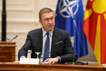 МИЦКОСКИ ОСТВАРИЛ ТЕЛЕФОНСКИ РАЗГОВОР СО ПРЕТСЕДАТЕЛОТ НА ОАЕ: Заканите кон цивилното население претставуваат грубо нарушување на меѓународното право