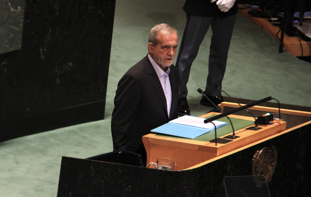 Ирански претседател: Прекинот на огнот е плод на крвта на нашиот голем маченик Хамнеи