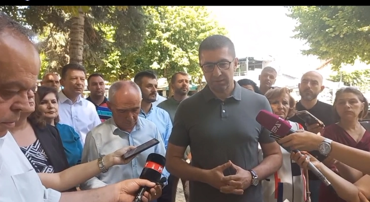 Премиерот Мицкоски во посета на Клиничката болница во Битола