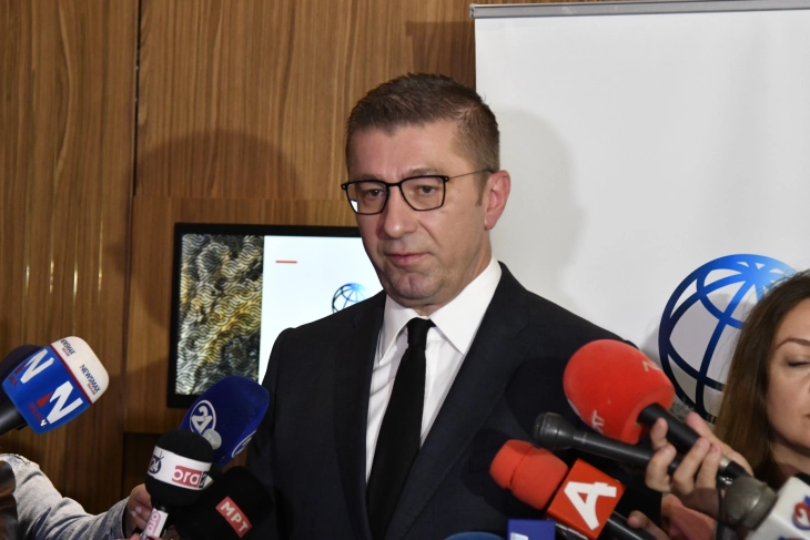 Мицкоски за предлогот за кратење на празниците: Стекнатите работнички права треба да се почитуваат