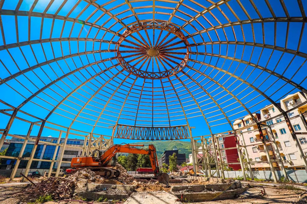 Почнува реконструкцијата на Универзалната сала: Скопје ќе го врати својот симбол до 2028 година