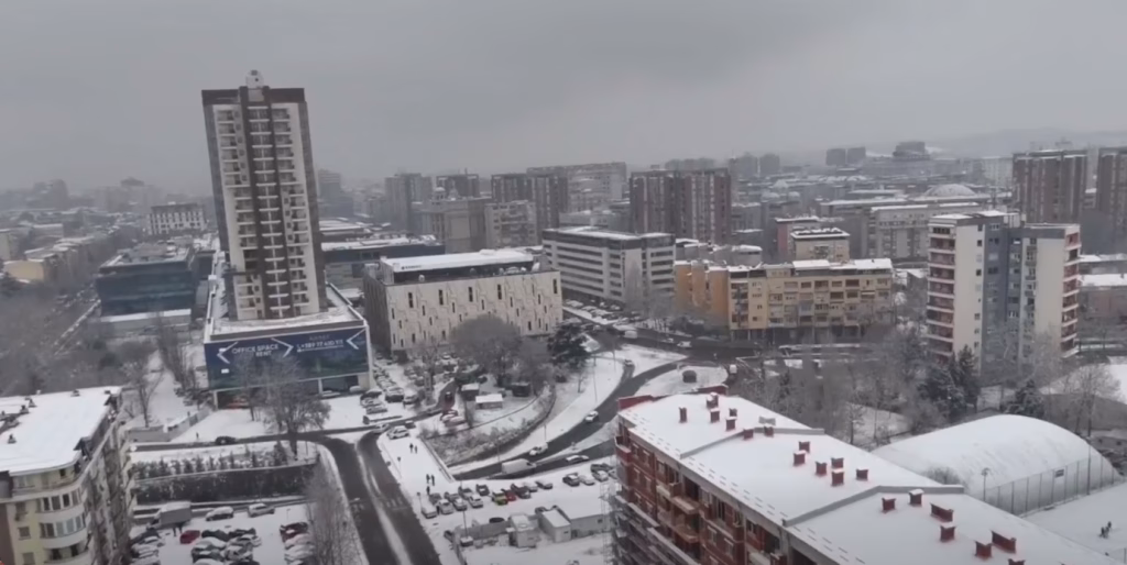 Еве каква е состојбата со снегот низ Македонија, овие автобуси не возат до крајните дестинации!