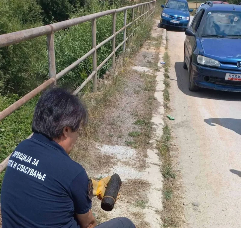 [ФОТО]  Неексплодирана граната извлечена од под вода во Црна Река