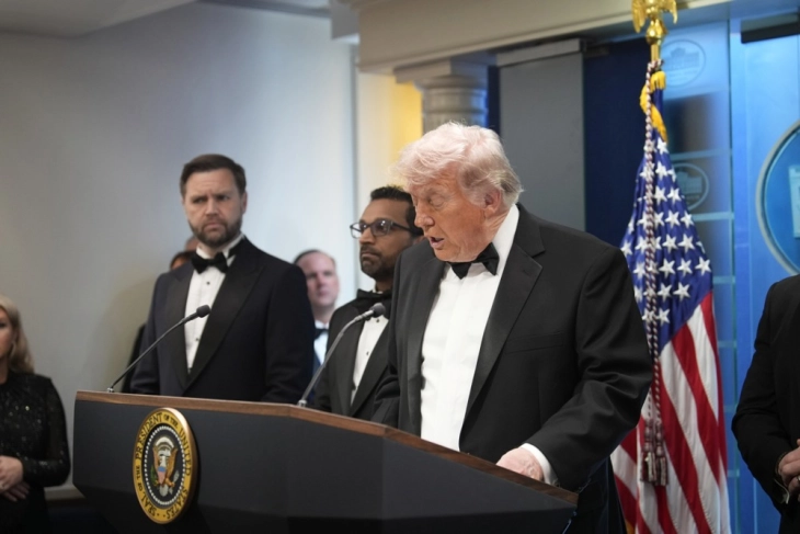 Пукање на вечерата со дописниците од Белата куќа, евакуирани Доналд Трамп и првата дама Меланија