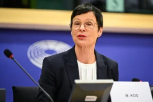 Кос: Потребни се посилни механизми против назадувањето на новите членки на ЕУ