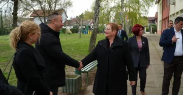 ОБРАЗОВЕН ИНСТИТУТ РЕГИСТРИРАН ВО ОБЛОЖУВАЛНИЦА: Министерката Јаневска откри сериозни неправилности