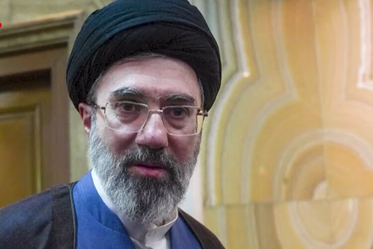 На чекор до катастрофа: Како врховниот лидер на Иран постигна примирје со Трамп