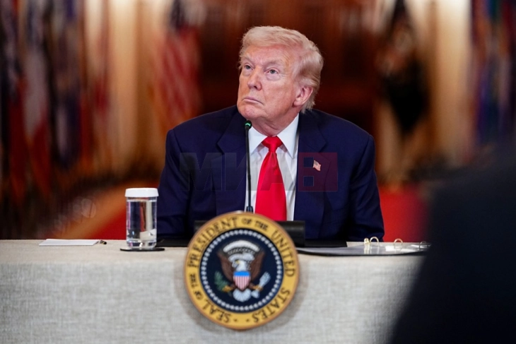 Трамп: Премногу е рано да се дискутира за преземање на иранската нафта, но не го исклучувам тоа