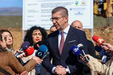 ПРЕМИЕРОТ СМИРУВА: Нема опасност од недостаток на горива