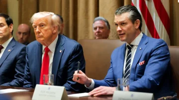 ПУКНА ТИКВАТА МЕЃУ ТРАМП И ХЕГСЕТ: Претседателот го нападна министерот за војна кога дозна колку ракети има на залиха