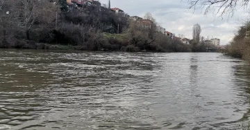 УХМР: Исклучително високи водостои на река Вардар во горниот дел од течението, како и на река Треска